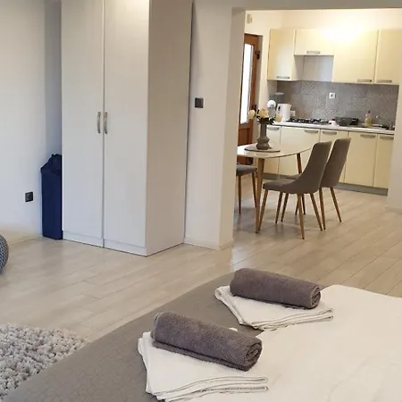 Romantic Rohreggerova Appartement *