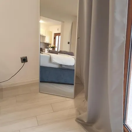 Romantic Rohreggerova Apartamento Pula