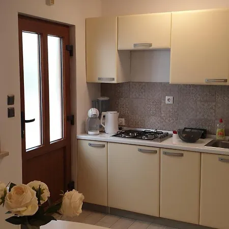 Romantic Rohreggerova Апартаменты