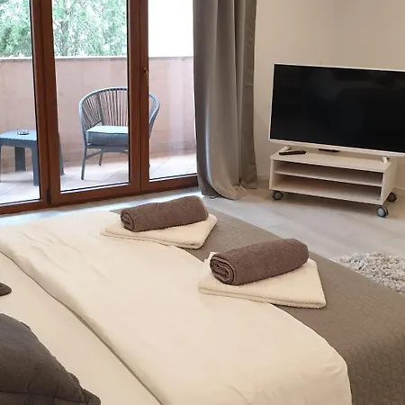 Romantic Rohreggerova Appartement