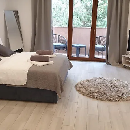 Romantic Rohreggerova * Pula